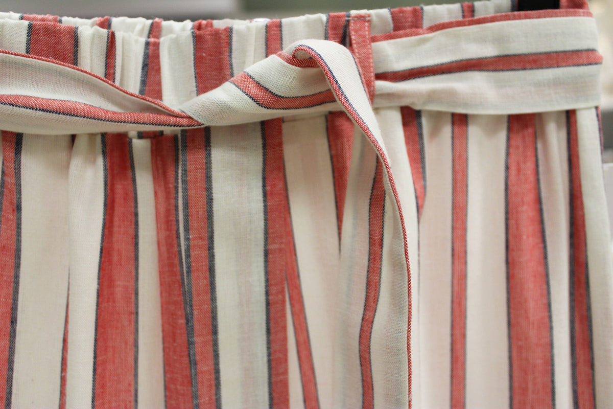 Pantalone a righe irregolari